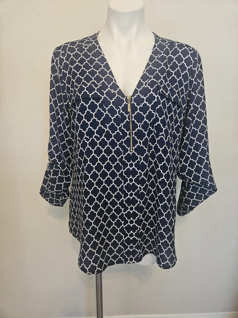 Express Navy Geometric Print V-Neck Zip-Front Women’s Top